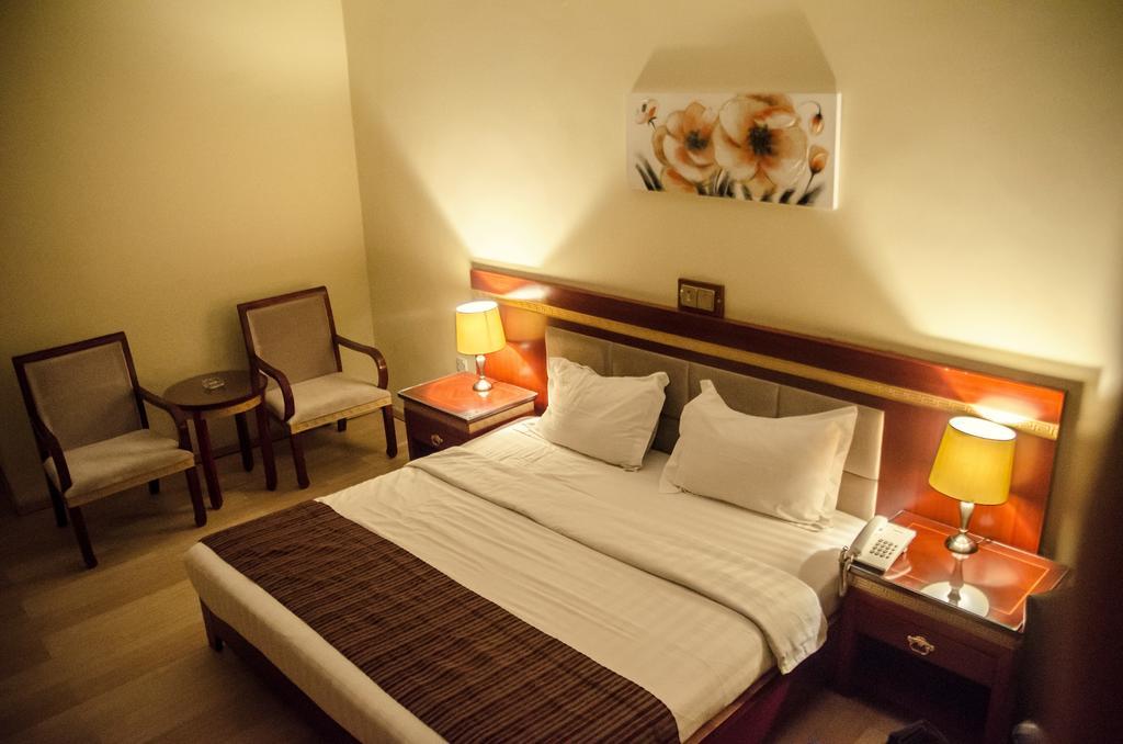 Hotel Rosebud Abuja Kültér fotó