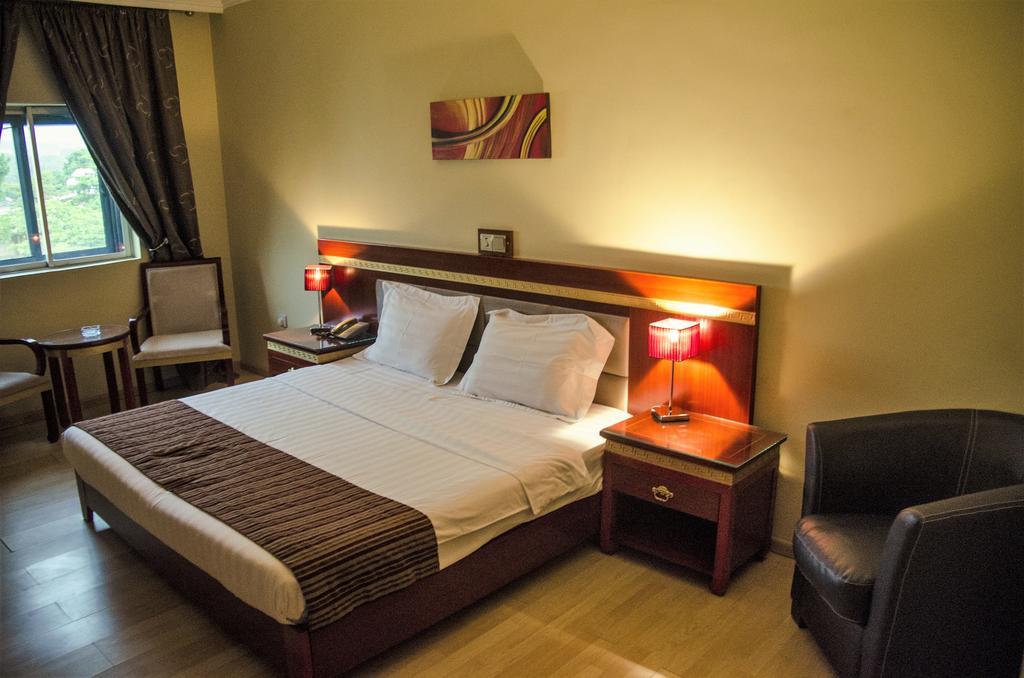 Hotel Rosebud Abuja Kültér fotó