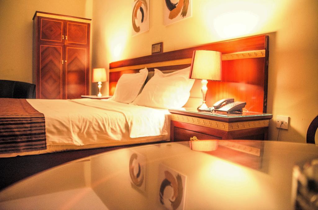 Hotel Rosebud Abuja Kültér fotó