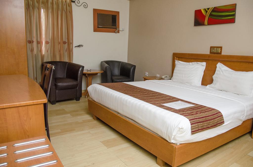 Hotel Rosebud Abuja Kültér fotó