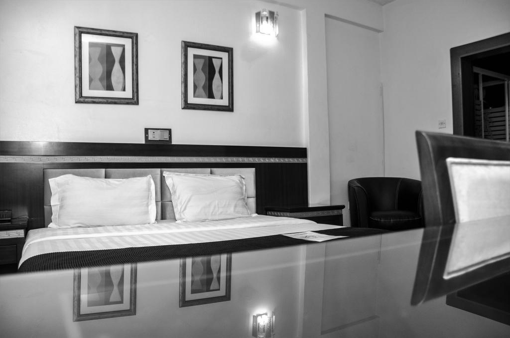 Hotel Rosebud Abuja Kültér fotó