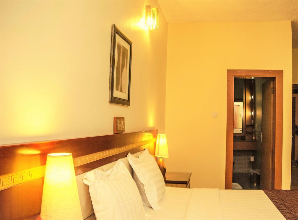 Hotel Rosebud Abuja Kültér fotó