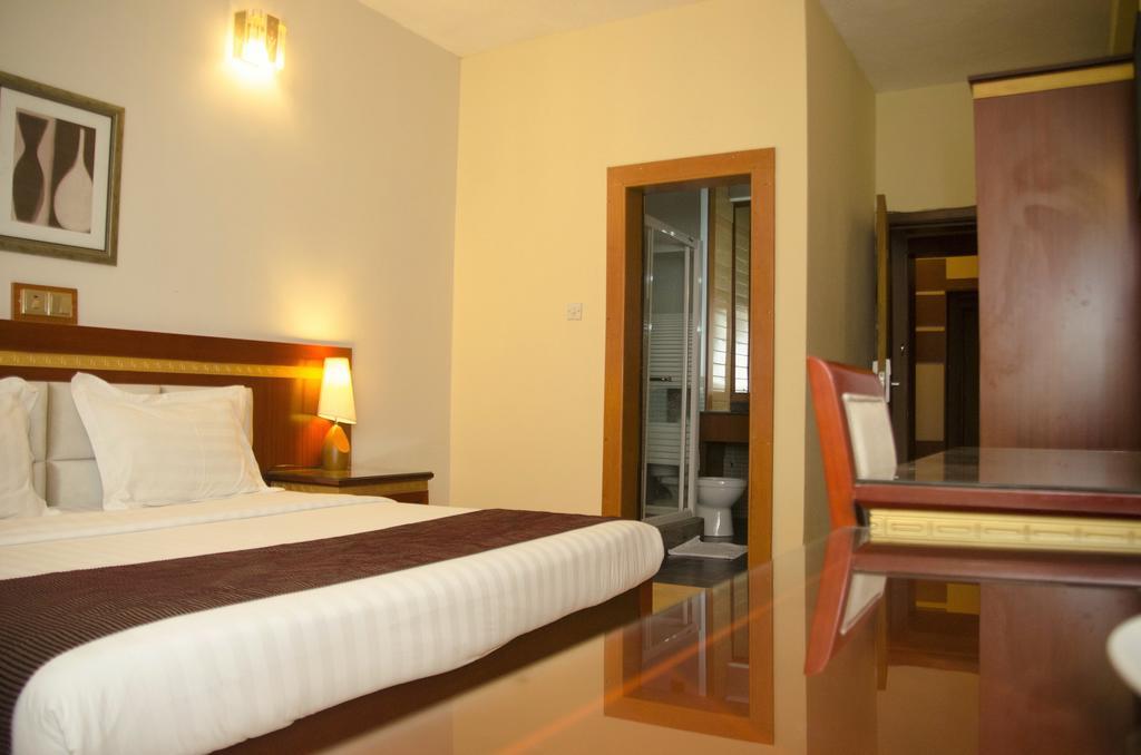 Hotel Rosebud Abuja Kültér fotó