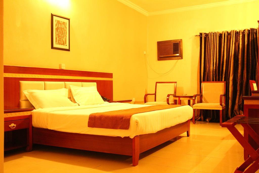 Hotel Rosebud Abuja Kültér fotó