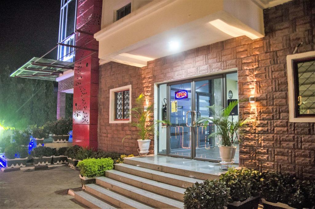 Hotel Rosebud Abuja Kültér fotó